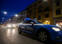 Omicidio a Cassino, donna di 30 anni accoltellata in casa: è caccia al killer