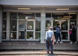 Accoltellamento Abbiategrasso, arrestato per tentato omicidio il 16enne che ha aggredito la prof: affetto da disturbo paranoide