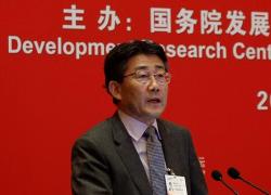Covid, il virologo cinese George Gao ammette: "Virus fuggito dal laboratorio di Wuhan? Non si può escludere"