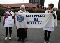 Utero in affitto e maternità surrogata, la prima barbarie allo stato puro, l'altra una contraddizione pericolosa