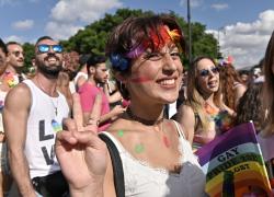 Roma Pride, Regione Lazio revoca patrocinio: "Nessun sostegno a chi promuove l'utero in affitto"