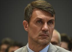 Maldini licenziato dal Milan, il club liquida la leggenda rossonera con un comunicato gelido: "Suoi incarichi a gruppo di lavoro"