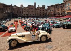 Mille Miglia, torna la mitica gara riservata alle auto storiche