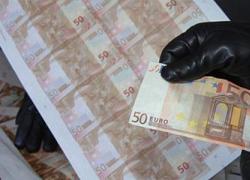 Napoli, banconote false da 20 e 50 euro stampate da una banda, 5 mln di euro totali. Arrestati i membri della gang criminale