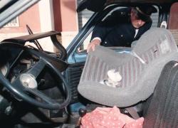 Roma, bimba di 1 anno trovata morta in auto nel quartiere Cecchignola: Stella abbandonata dal padre carabiniere che doveva portarla all'asilo