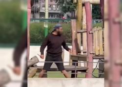 Accoltellamento in Francia, il VIDEO dell'attentatore mentre si scaglia contro una delle cinque vittime