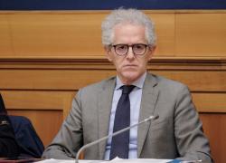Armi all'Ucraina, il vice capogruppo Dem Ciani (nominato da Schlein): "Contrario all'invio, PD può cambiare linea". Il partito si spezza