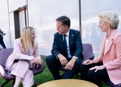 Meloni in Tunisia con von der Leyen e Rutte. Vertice col premier Saied per i rimpatri