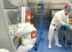 Covid, dall’Inghilterra accusa alla Cina: “Virus nato in un laboratorio del ministero della Difesa”