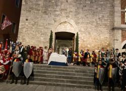 Festa del Barbarossa San Quirico d’Orcia, presentate le Brocche dell’Imperatore dedicate a Olivo e Vite