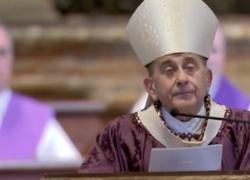 Funerali di Berlusconi, le polemiche per l’omelia “laica” dell’arcivescovo Delpini. “Amava la vita, le feste, gli affari”