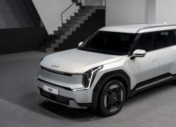 Kia, il SUV EV9 full electric a 7 posti arriva in Europa, disponibile da ottobre