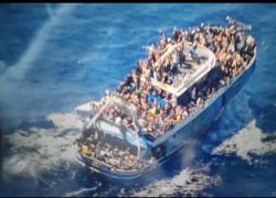 Naufragio Grecia, petroliera smentisce Guardia Costiera: “avevamo avvisato Atene che i migranti erano in pericolo”. Islamabad conferma: 300 pakistani annegati