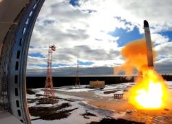 Putin: "Missili nucleari Sarmat saranno dispiegati". Il VIDEO dell'arma segreta di Mosca