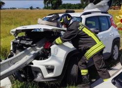 Perugia, si schianta con l'auto ed il guardrail trapassa l'abitacolo. Guidatore vivo per miracolo