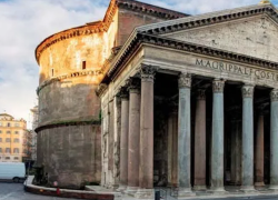 L’ingenuo e romantico gesto di incidere il nome di Hayley sul Colosseo, ma fecero più danni i Barberini dei barbari