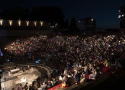 Lina Sastri in Nozze di Sangue, porta la Passione ( con la P maiuscola) di Garcia Lorca. Performissima al Pompeii Theatrum Mundi