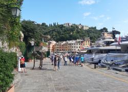 A Portofino l'opera Tre Pesci di Nino Ventura arricchisce il Centro Internazionale di Scultura all'Aperto