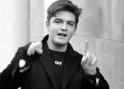 Leonardo Apache La Russa, figlio di Ignazio, la denuncia choc di una 22enne: "Violentata dopo la serata nella discoteca Apophis". Il 19enne: "Nessuna costrizione"