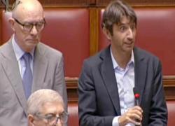 Commissione inchiesta Covid, Ricciardi (PD) a Donzelli (FdI): "Ti aspetto fuori"; Donzelli: "Come in osteria" - VIDEO