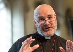 L'arcivescovo di York Stephen Cottrell critica il "Padre nostro": "È vicino al patriarcato", ad un passo dal baratro
