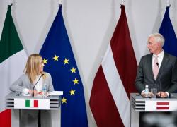 Immigrazione, Meloni incassa a Riga l'appoggio lettone alla linea italiana: "Gestione parta da Paesi d'origine"