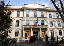 Milano, poliziotto in malattia 540 giorni, partecipava a gare di nuoto: dovrà risarcire 93mila euro