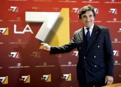 Urbano Cairo, one man show alla presentazione serale dei Palinsesti La7 con il ricordo di Silvio Berlusconi