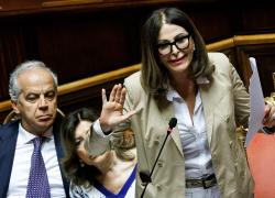 Daniela Santanchè respinge le accuse: “Passo indietro? Non capisco perché, dai giornali solo bugie, querelerò tutti”
