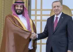 Turchia, via al tour diplomatico di Erdogan in Arabia Saudita, Emirati e Qatar: sul tavolo economia, questione palestinese e relazioni militari