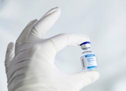 Vaccino Covid, risarcimento danni in Francia dal Ministero della Salute a 72 persone per effetti avversi al siero