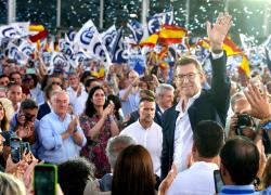 Chi è Alberto Nuñez Feijóo, il leader dei Popolari primo alle elezioni in Spagna: dalla guida della Galizia all'alleanza con Vox