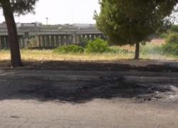 Bari, auto elettrica in fiamme, un morto carbonizzato. L’ipotesi: “malfunzionamento dell’impianto elettrico”