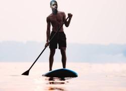 Tafari Campbell, chef di Obama, morto annegato praticando paddle boarding. Sui social: "È stato l'ex-presidente"