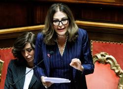 Santanchè, respinta mozione di sfiducia al Senato: 111 no e 67 sì, la ministra: "È una giornata bellissima, ho detto la verità"