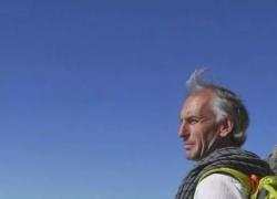 Dolomiti, l'alpinista Diego Zanesco morto mentre scalava la Tofana di Rozes senza corde: era la guida di Oliver Stone