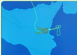 Volo Francoforte-Catania dirottato a Malta per via dell'incendio, il pilota Lufthansa la prende male e disegna in aria un pene - VIDEO