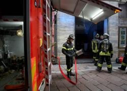 Terrasini, 60enne perde RDC e minaccia di incendiare il Municipio con la benzina, il sindaco: "Aveva rifiutato diversi lavori"