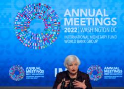 Fitch taglia il rating degli Usa da AAA a AA+: "Deterioramento fiscale nei prossimi 3 anni", Yellen: "Fortemente in disaccordo"