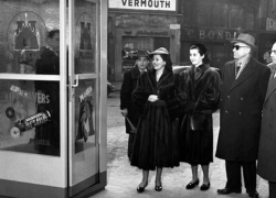 Rimozione delle cabine telefoniche autorizzata: in Italia la prima nel 1952, dal gettone all'addio
