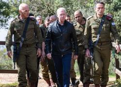 Iran, cancellati tutti i voli "per attacco imminente di Israele", Gallant: "Attaccheremo come a Gaza", Biden: "Siti nucleari a rischio"