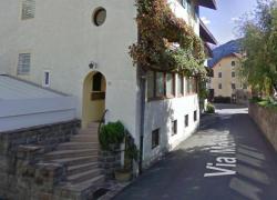 Silandro (Bolzano), ragazza 21enne uccisa a coltellate dall'ex fidanzato: arrestato al confine con l'Austria