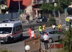 Incidente a Monterotondo, runner investito mentre attraversava la strada, il conducente: "Io accecato dal sole"