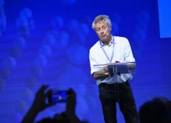 Alessandro Baricco: "Bisogna vaccinarsi, i no vax non si sentano degli eroi perseguitati che combattono il sistema"
