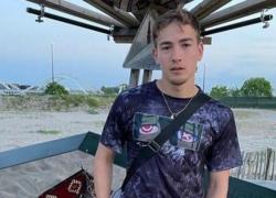 Montaldo di Mondovì (CN), il 21enne Sacha Chang uccide il padre e un amico a coltellate e fugge nei boschi: è caccia all'uomo