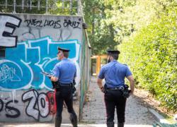 Caivano, cugine violentate a 13 anni, accertati altri 7 stupri: “Era già successo altre volte 2 o 3 mesi fa”   