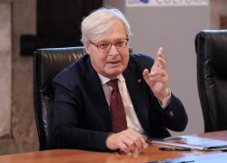 É accettabile la recente candidatura di Sgarbi tra le fila di Fratelli D'Italia? Ancora una volta l'Italia divisa tra legalisti e non. Ne usciremo, prima o poi?