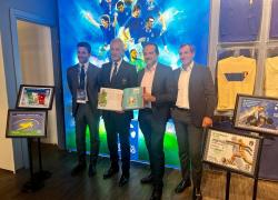Poste Italiane e FIGC; consegnato a Coverciano il libro di francobolli che ripercorre novant'anni di calcio italiano