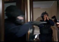 Caivano, maxi blitz al Parco Verde con 400 militari: sequestrati molotov, proiettili e 30mila euro - VIDEO