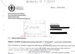 Comune di Milano, 3 multe del 2019 per un regolare parcheggio nella via di residenza, in cartella a € 1.000, raccomandata da recuperare in posta, con la notizia di recarsi alla Casa Comunale: neanche nel medioevo